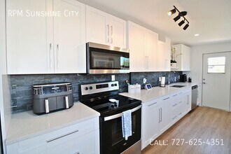 9322 88th Way N in Seminole, FL - Building Photo - Building Photo