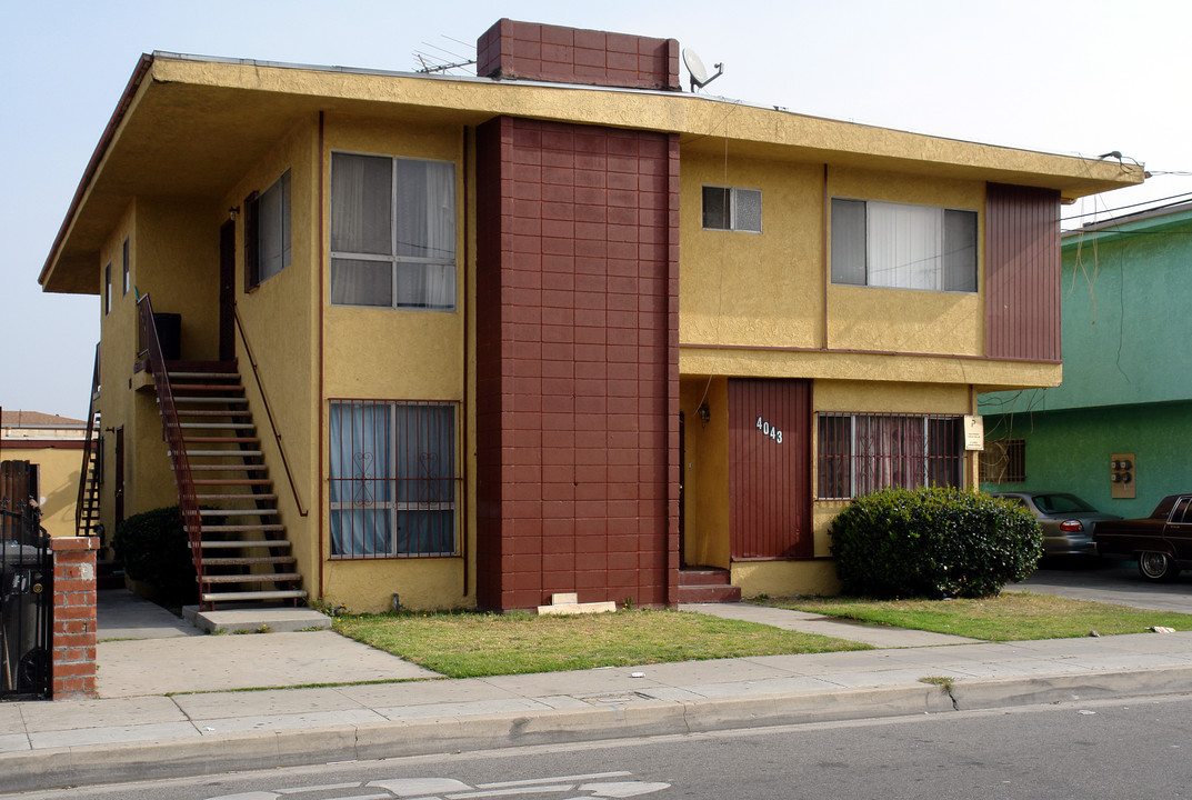 4043 W 111th St in Inglewood, CA - Building Photo