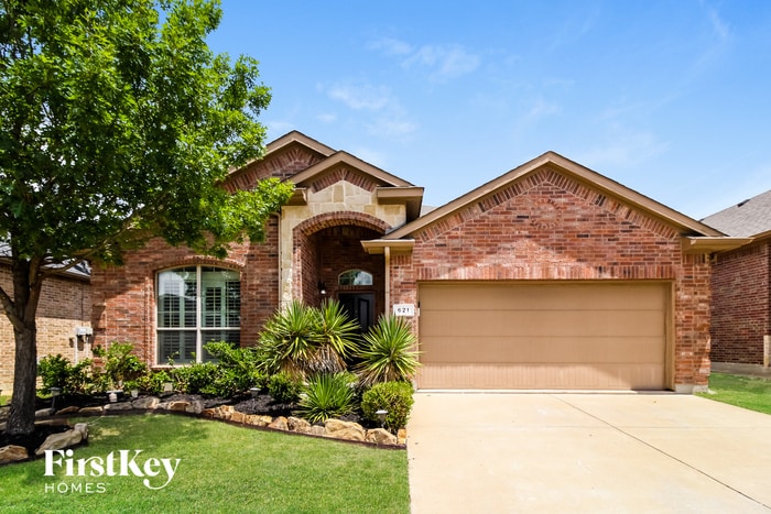 621 Bareback Ln in Fort Worth, TX - Building Photo