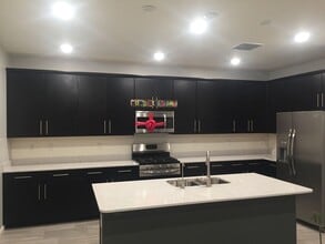 5404 W Desert Hollow Dr in Phoenix, AZ - Foto de edificio - Building Photo