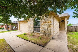 13321 Pine Needle St in Manor, TX - Foto de edificio - Building Photo