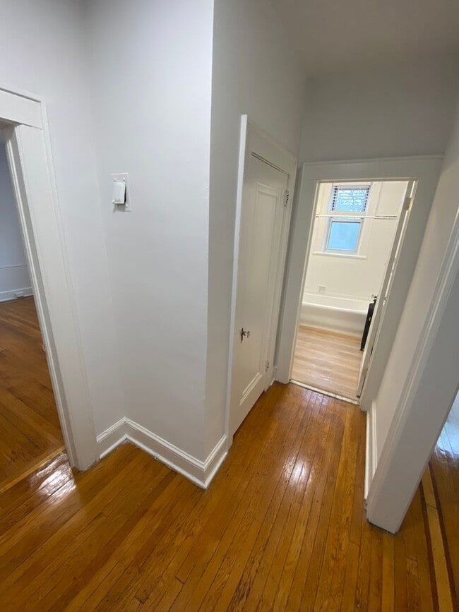 Berkeley Arms Apartment Homes in Rutherford, NJ - Foto de edificio - Building Photo