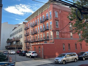 510-514 Observer Hwy in Hoboken, NJ - Building Photo - Building Photo