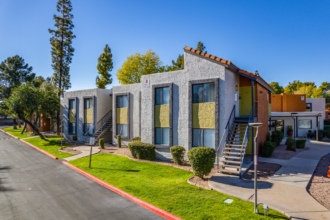 Villatree Apartments in Tempe, AZ - Building Photo