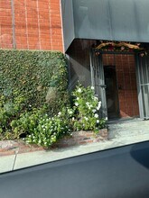 1734 N Main St in Los Angeles, CA - Building Photo - Building Photo