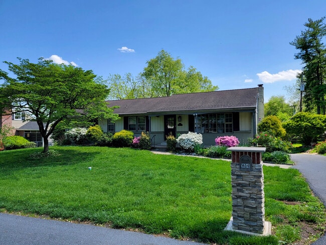1404 Carlton Dr in Lancaster, PA - Building Photo - Building Photo