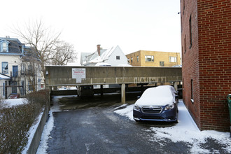 Melwood Manor in Pittsburgh, PA - Building Photo - Building Photo