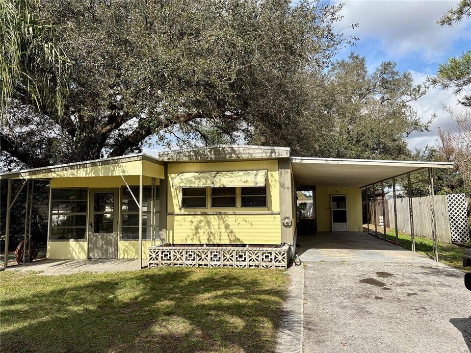 38601 Banes Dr in Zephyrhills, FL - Building Photo