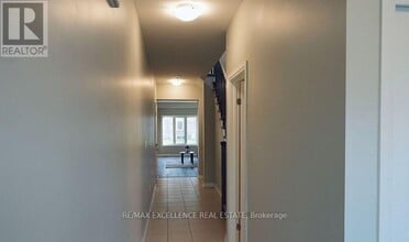 22 Bur Oak Dr in Thorold, ON - Building Photo - Building Photo