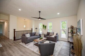810 Clearfield Ln in Cincinnati, OH - Building Photo - Building Photo