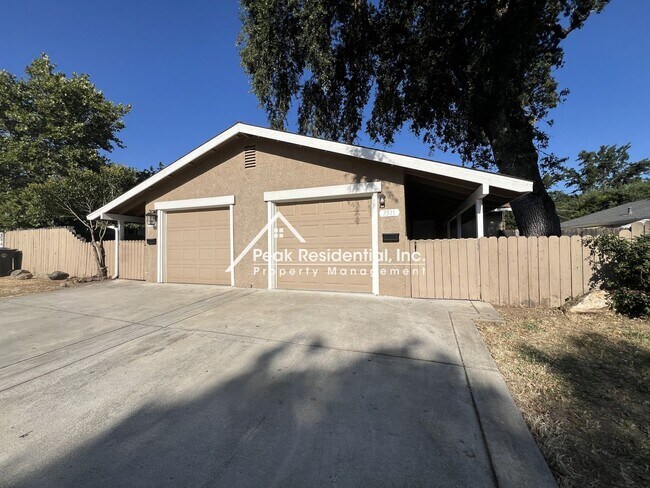 7511 St Philomena Way in Citrus Heights, CA - Building Photo - Building Photo