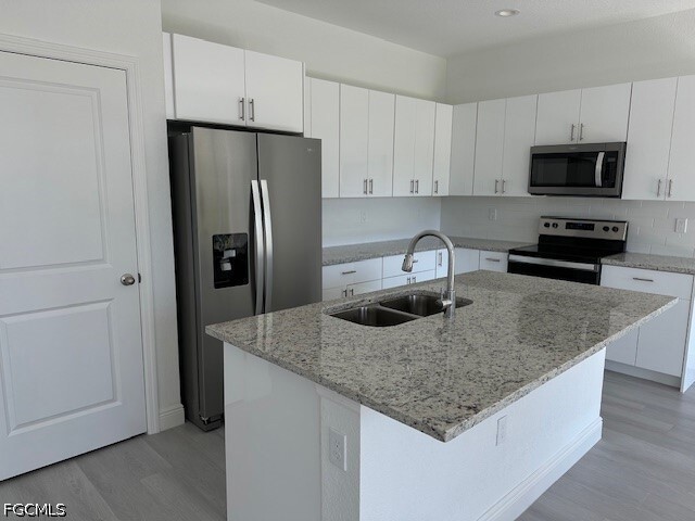 7012 Jolly Cir in La Belle, FL - Building Photo - Building Photo