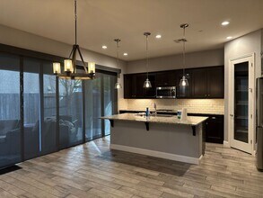 4370 Echo Lk Wy in Sacramento, CA - Building Photo - Building Photo