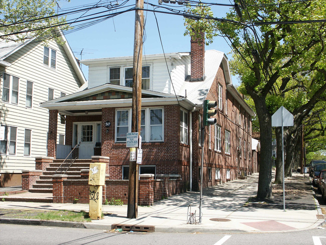 517 Roseville Ave in Newark, NJ - Building Photo - Building Photo