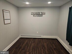 414 Delaware Ave in Croydon, PA - Building Photo - Building Photo