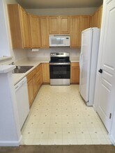 10427 W Hampden Ave in Lakewood, CO - Foto de edificio - Building Photo