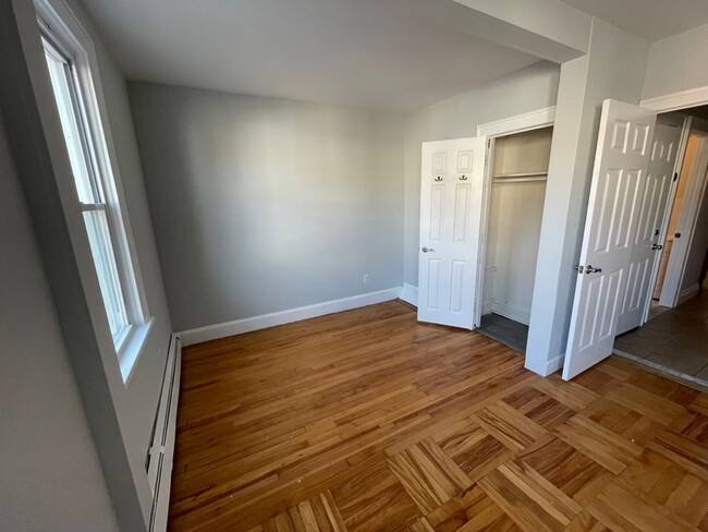 115 Gavin St, Unit 2-Bedroom in private home in Yonkers, NY - Building Photo - Building Photo