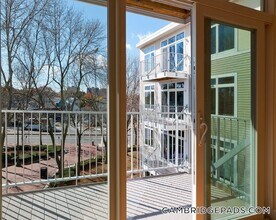 7 Cameron Ave in Cambridge, MA - Foto de edificio - Building Photo