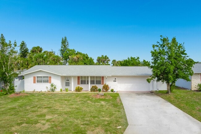 313 Plaza Blvd in Daytona Beach, FL - Building Photo - Building Photo