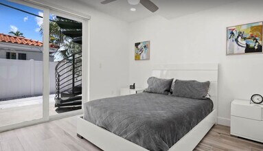 4243 Bougainvilla Dr in Lauderdale-by-the-Sea, FL - Building Photo - Building Photo