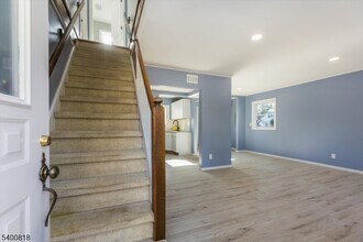 1 Pine Ct in Little Falls, NJ - Building Photo - Building Photo