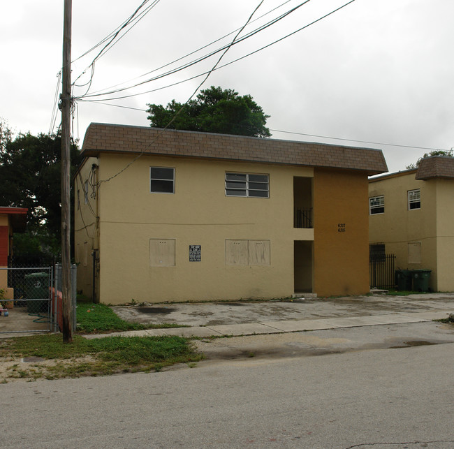 6245-6317 NW 1st Ct in Miami, FL - Building Photo - Building Photo