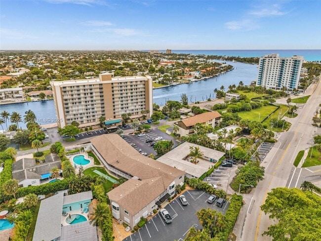 2501 N Ocean Blvd in Pompano Beach, FL - Building Photo - Building Photo