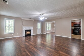 3999 Riverside Pkwy in Decatur, GA - Building Photo - Building Photo