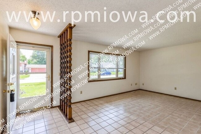 631 Crystal St in Ames, IA - Building Photo - Building Photo