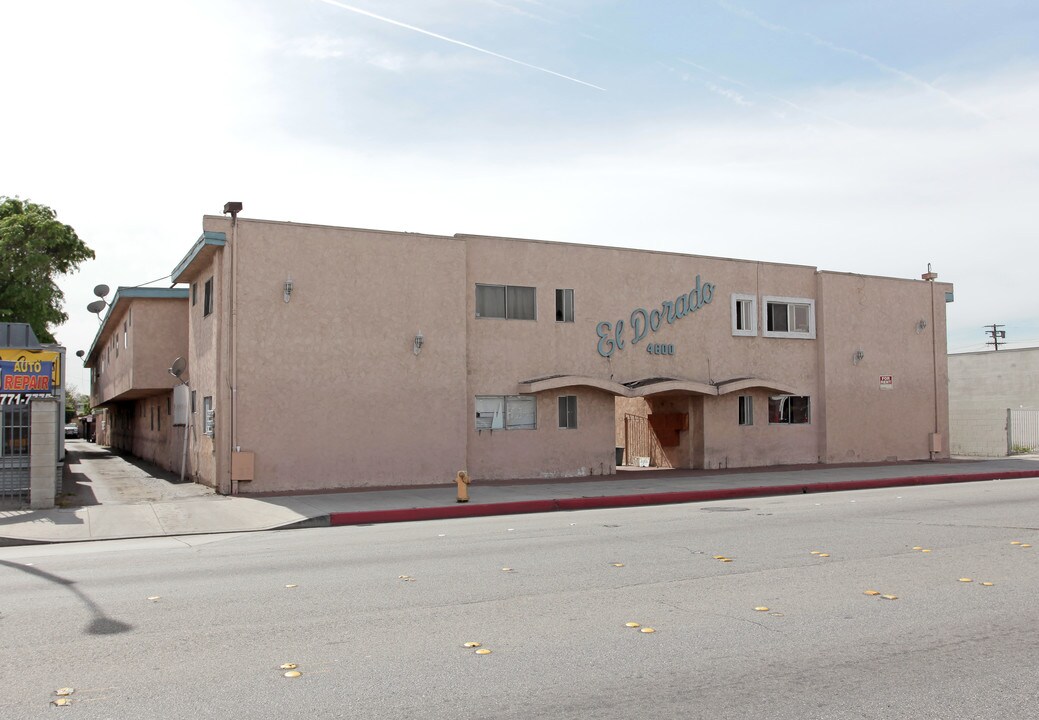 El Dorado in Bell, CA - Foto de edificio