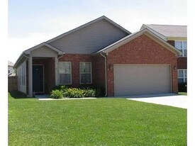 1093 Winding Oak Trl in Lexington, KY - Building Photo