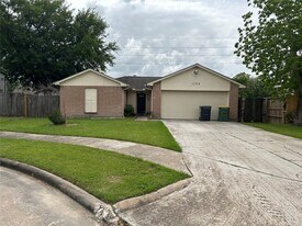 1154 W Brompton Dr in Pearland, TX - Building Photo