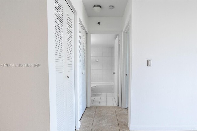 3300 NE 192 St in Aventura, FL - Building Photo - Building Photo