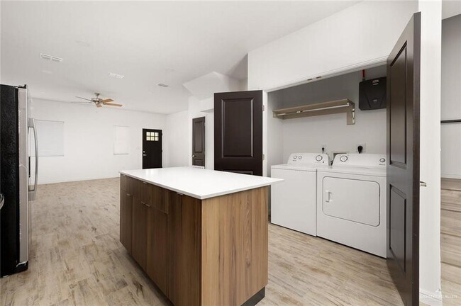 512 Downing Ave in Edinburg, TX - Building Photo - Building Photo