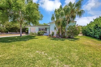 3837 NE Melba Dr in Jensen Beach, FL - Building Photo - Building Photo