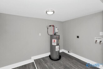 908 Fairway Dr NW in Huntsville, AL - Foto de edificio - Building Photo