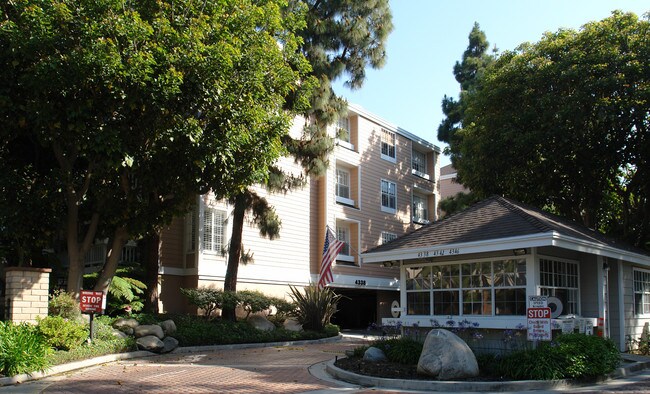 Villa Marina East V in Marina Del Rey, CA - Foto de edificio - Building Photo