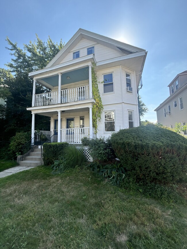 12 Belknap Street, Unit 1 in Arlington, MA - Building Photo - Building Photo