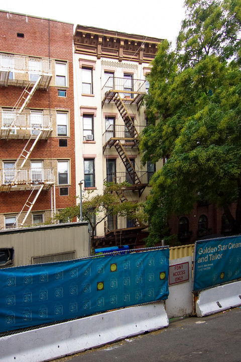 309 E 83rd St in New York, NY - Building Photo