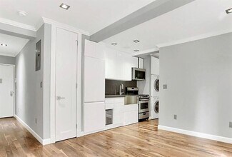 NO FEE Two Bed in East Harlem! Won't Stay in New York, NY - Building Photo - Building Photo