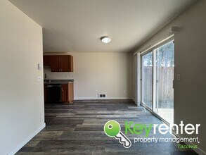 8610 63rd Ave SW in Lakewood, WA - Building Photo - Building Photo