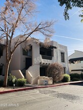 7300 N Dreamy Draw Dr in Phoenix, AZ - Building Photo - Building Photo