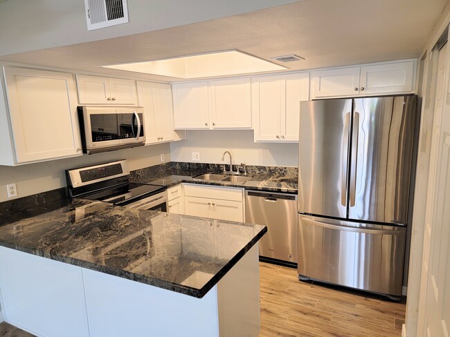 2141 E Kirkland Ln in Tempe, AZ - Foto de edificio - Building Photo