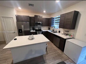 1166 SE 23rd Ave in Homestead, FL - Building Photo - Building Photo