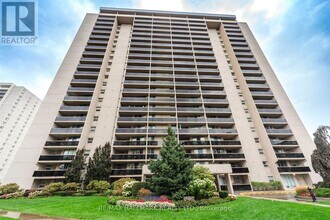 299 Mill Rd in Toronto, ON - Building Photo - Building Photo