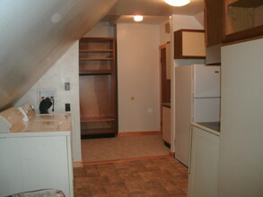 414 S Jefferson St, Unit Apartment 4 in Huntington, IN - Building Photo - Building Photo