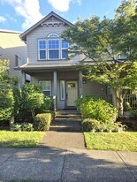 14218 Brittany Terrace in Oregon City, OR - Building Photo