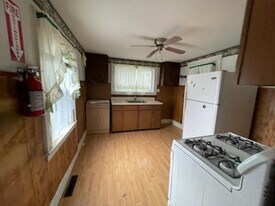 21 Franklin St, Unit C in South Bound Brook, NJ - Building Photo