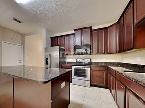 743 Sunny Stroll Dr in Middleburg, FL - Foto de edificio - Building Photo