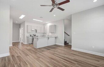 139 Iberia St in Youngsville, LA - Building Photo - Building Photo